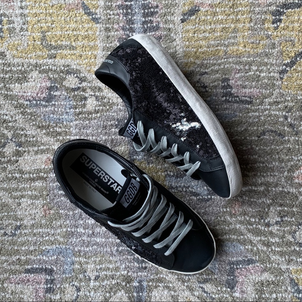 LIKE NEW Golden Goose Deluxe Brand Superstar